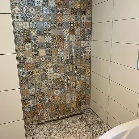וילה Tomima