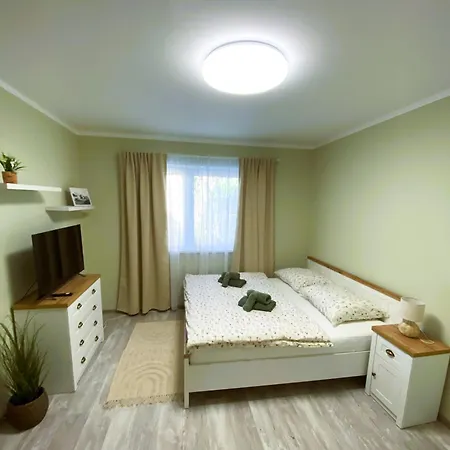 فيلة Tomima اوسترافا